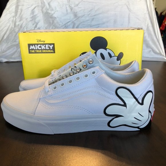disney x vans old skool